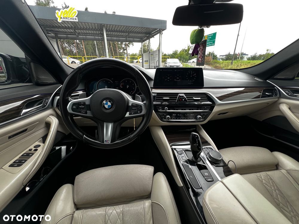 BMW Seria 5 520d xDrive M Sport sport - 9