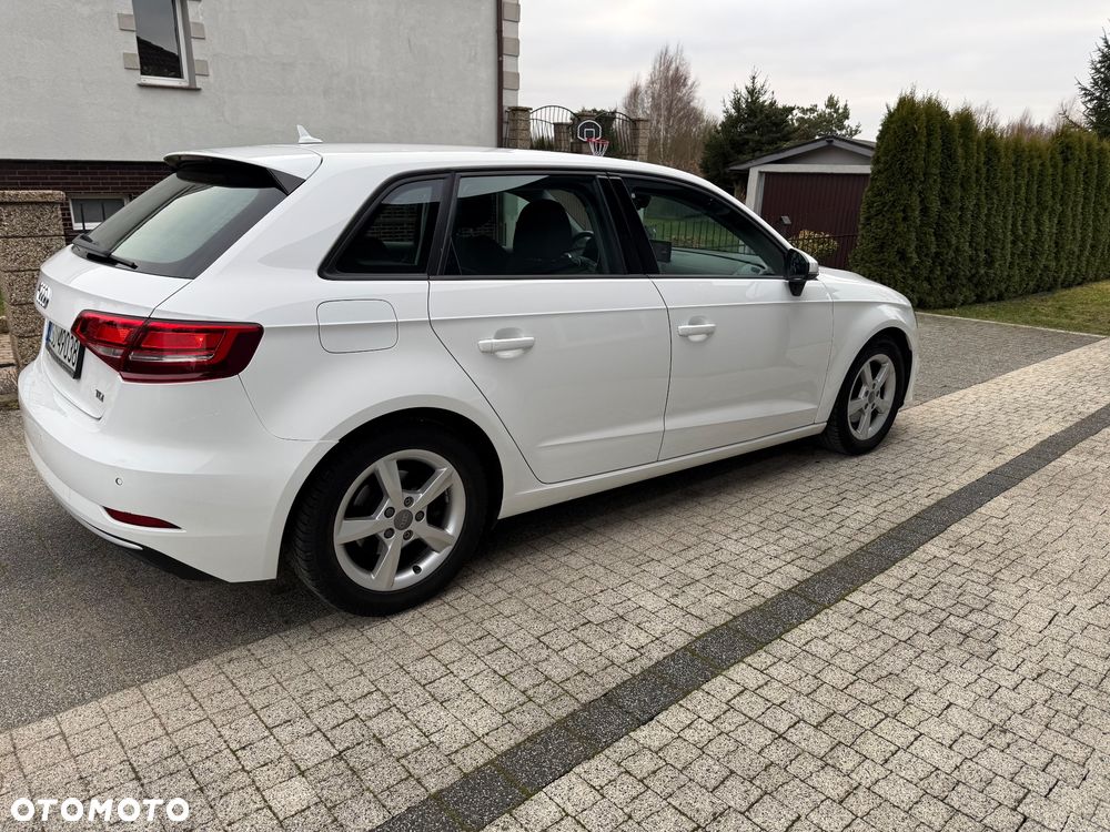 Audi A3 Sportback 2.0 TDI (clean diesel) Attraction - 5