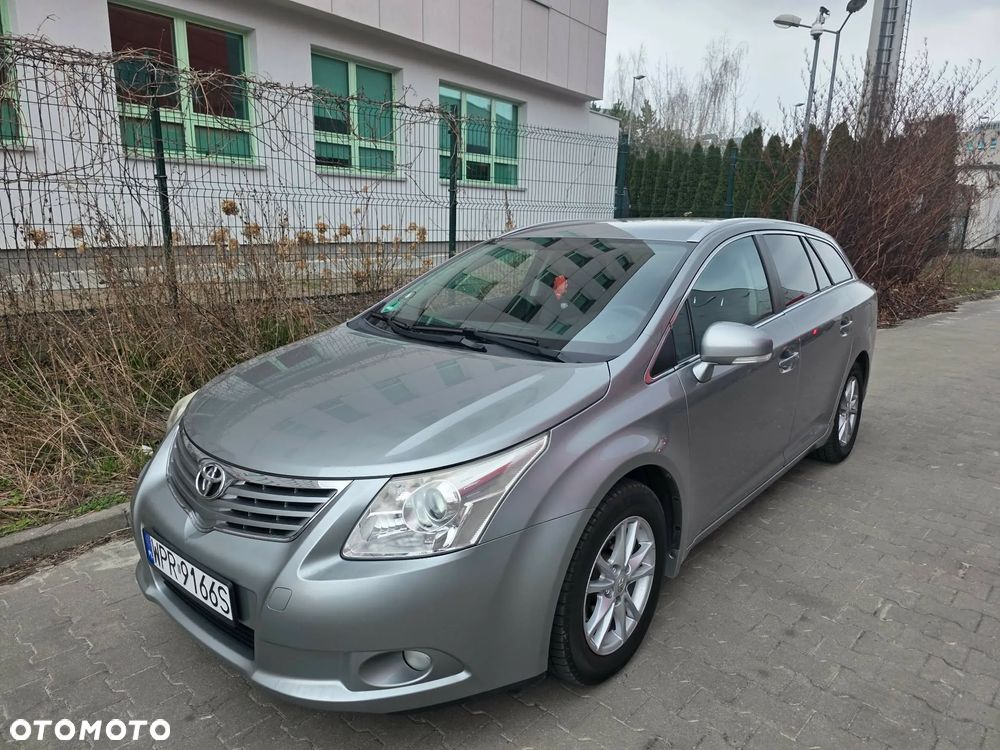 Toyota Avensis Touring Sports 1.8 Team Deutschland - 1