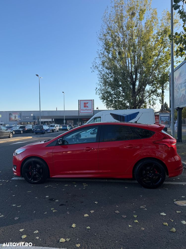 Ford Focus 1.5 EcoBoost ST-Line - 4