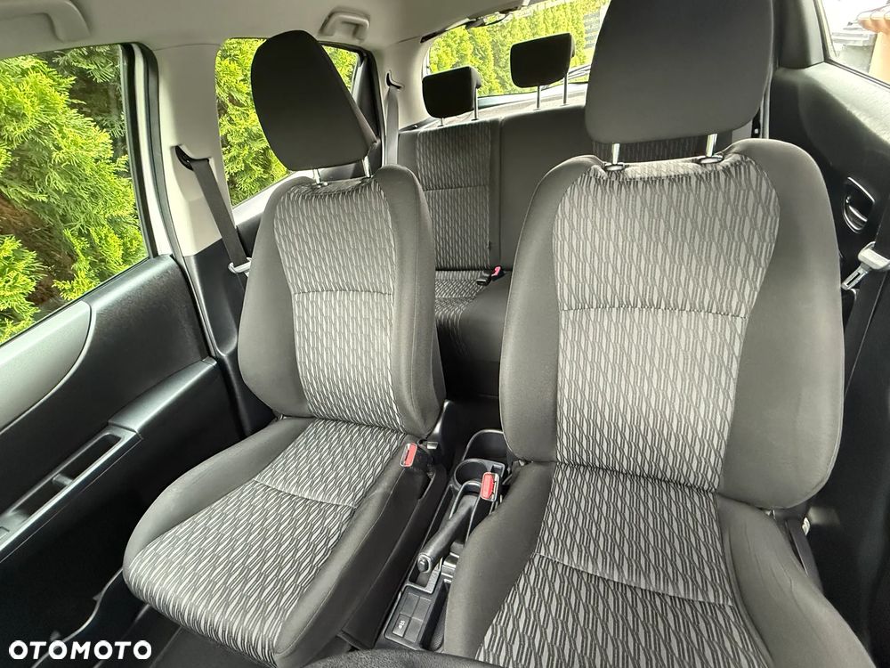 Toyota Yaris 1.0 VVT-i - 12