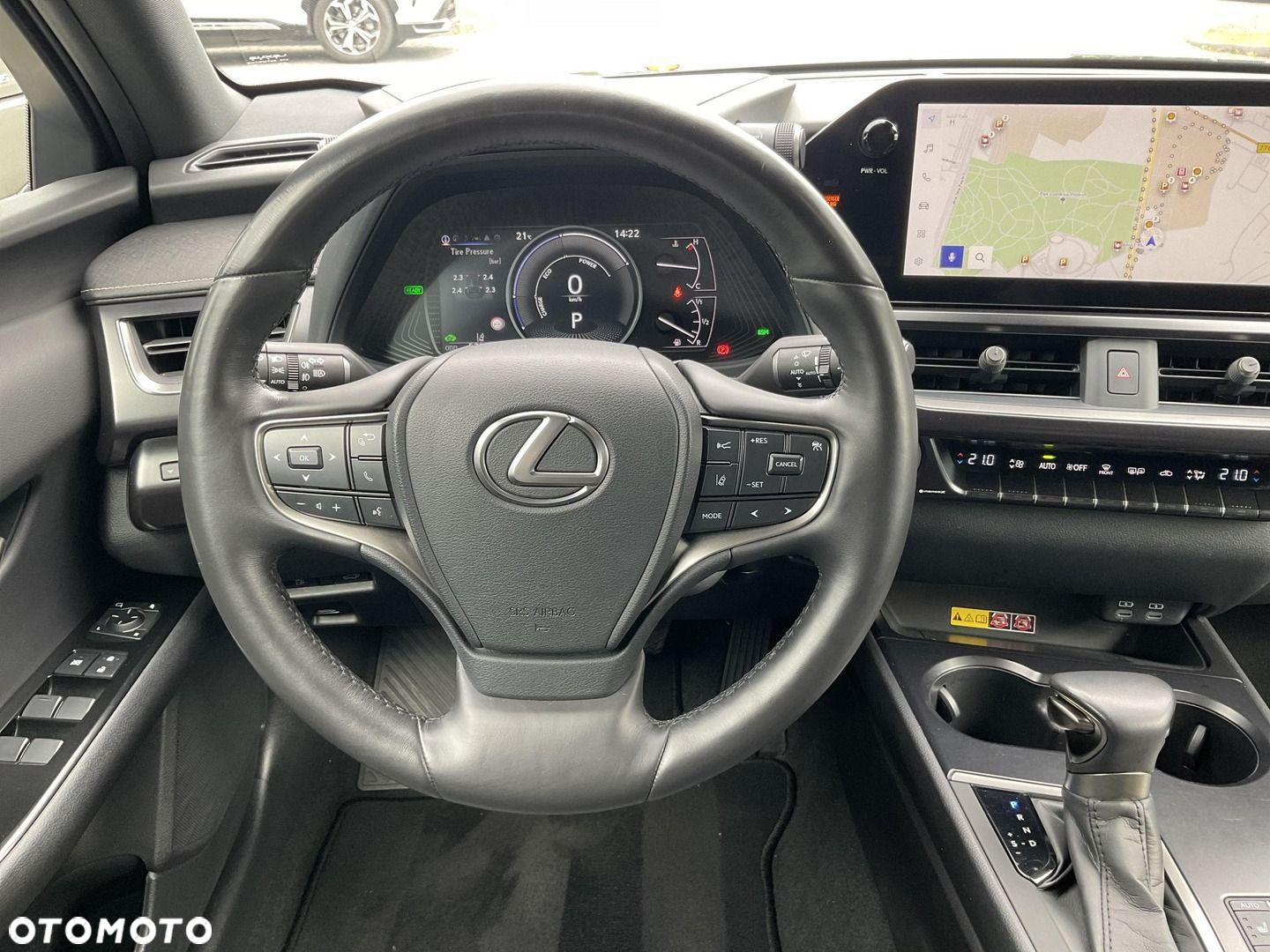 Lexus UX - 10
