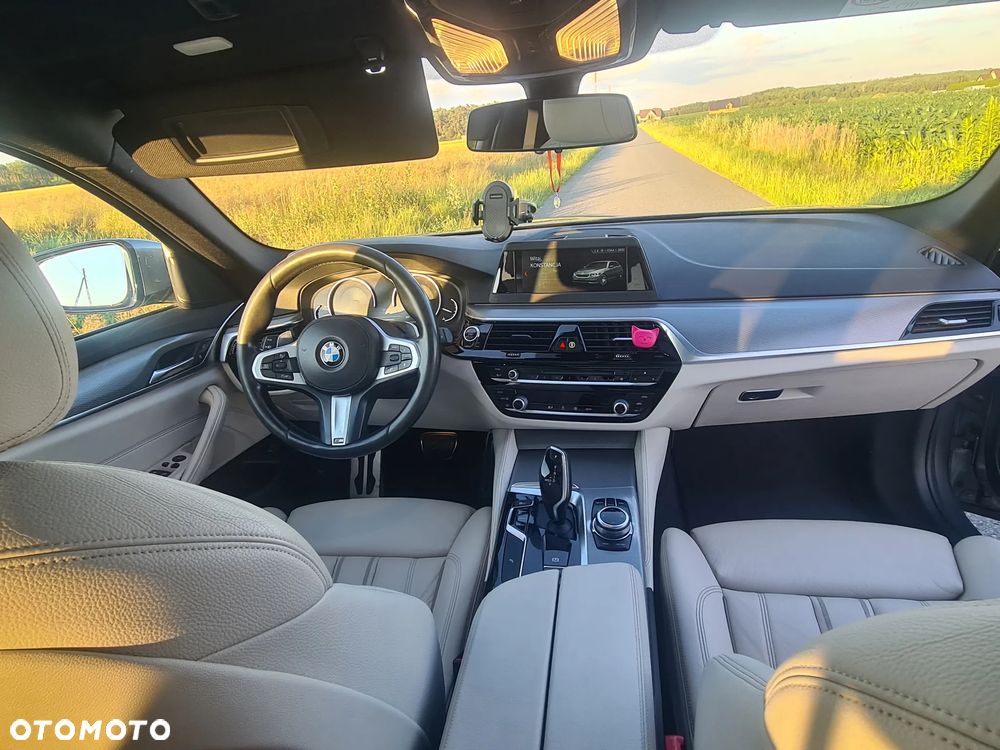 BMW Seria 5 530d Touring Sport Line - 11