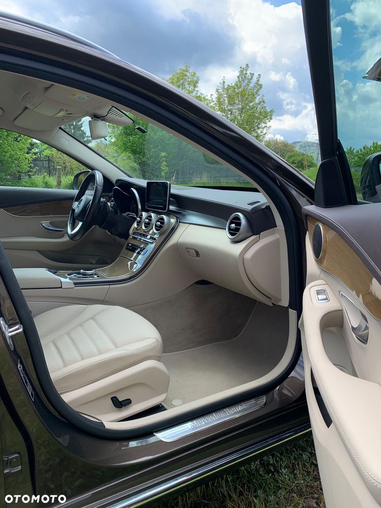 Mercedes-Benz Klasa C 250 7G-TRONIC - 27