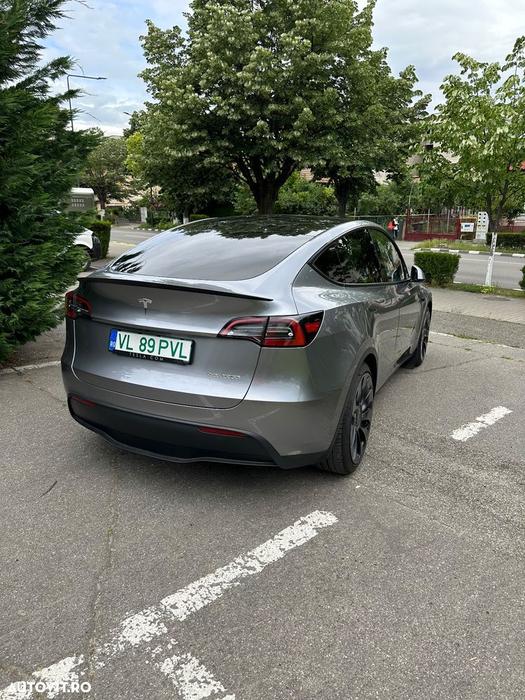 Tesla Model Y Performance Dual Motor AWD - 3