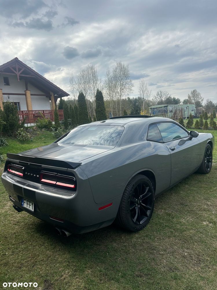 Dodge Challenger - 4