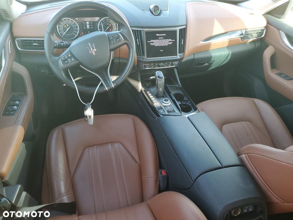 Maserati Levante Q4 - 10