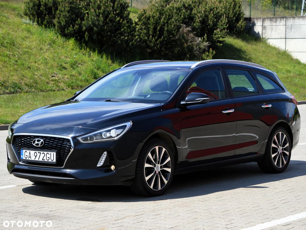 Hyundai i30 blue Kombi 1.6 CRDi YES Gold - 1