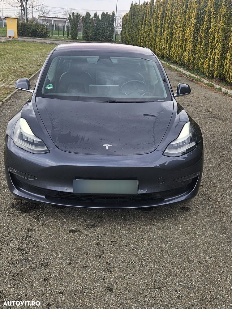 Tesla Model 3 - 2