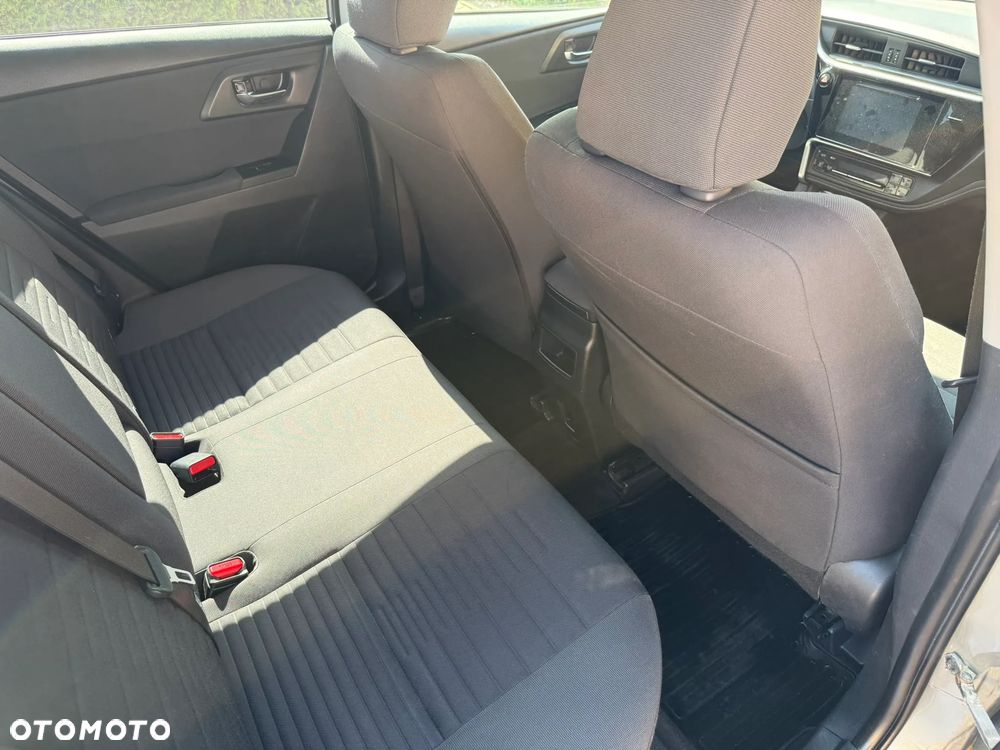 Toyota Auris - 28
