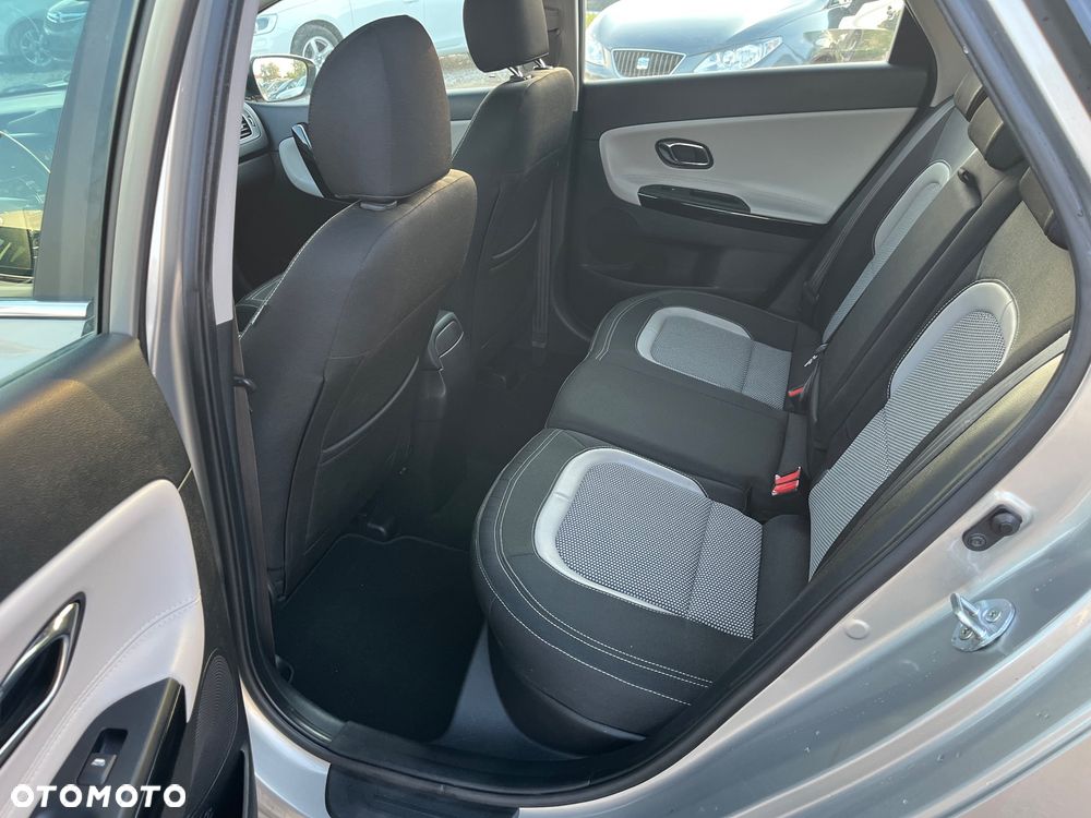 Kia Ceed 1.6 GDI ISG Spirit - 22