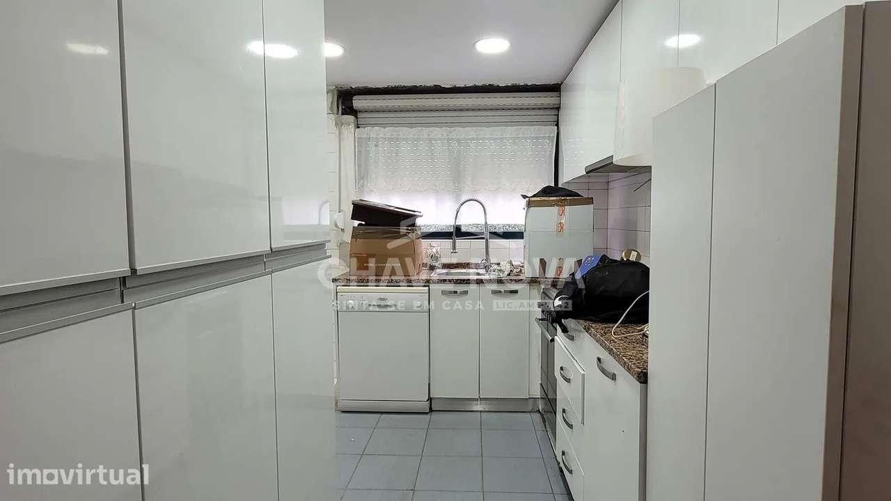 Moradia V3 c/ Terraço no Centro da Maia - Grande imagem: 2/14