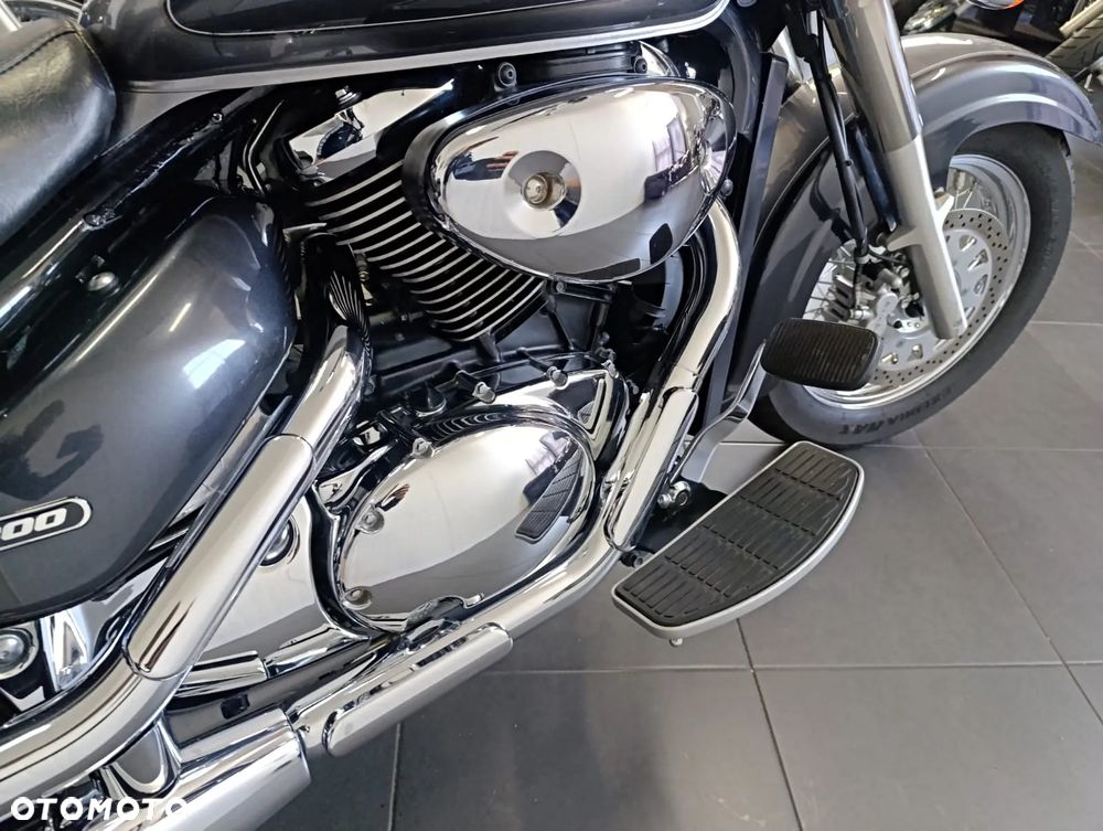 Suzuki VL 800 Volusia - Boulevard C50 - 17