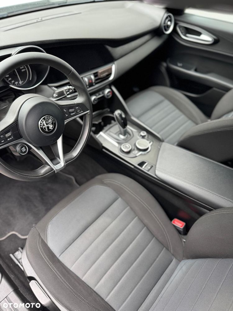 Alfa Romeo Giulia 2.0 Turbo Business - 10