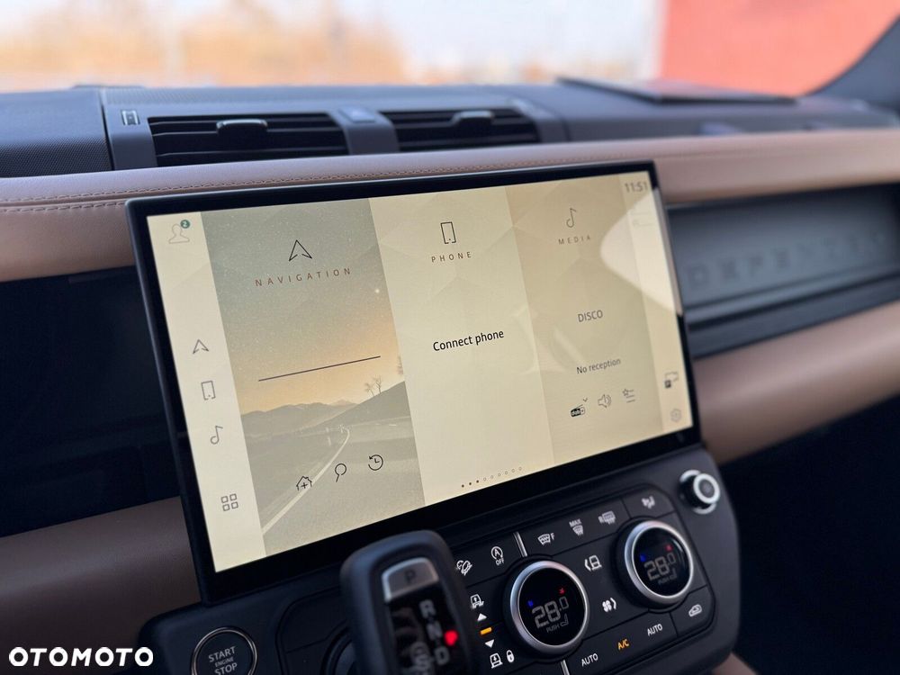 Land Rover Defender - 16
