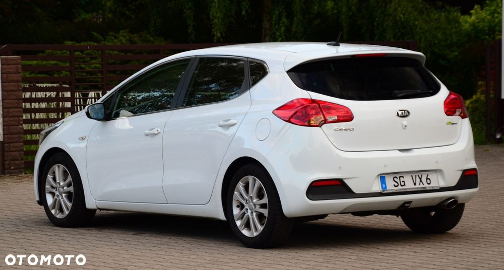 Kia Ceed - 16