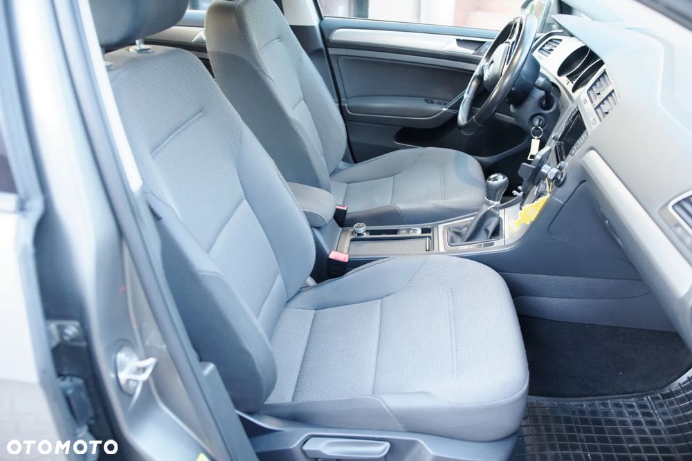 Volkswagen Golf - 9