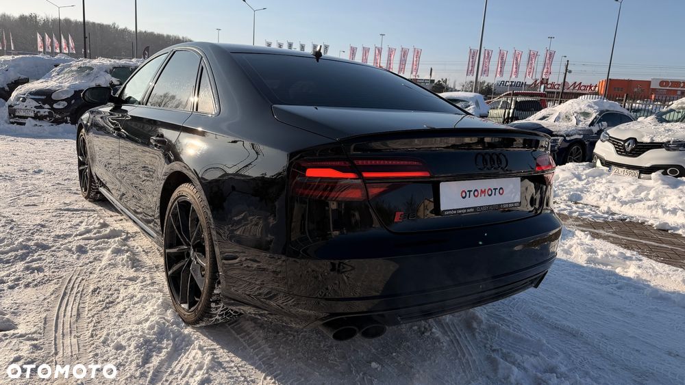 Audi S8 Plus - 11