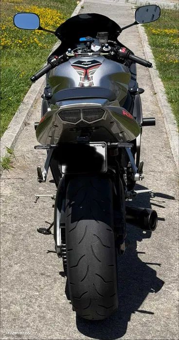 Yamaha YZF - 9