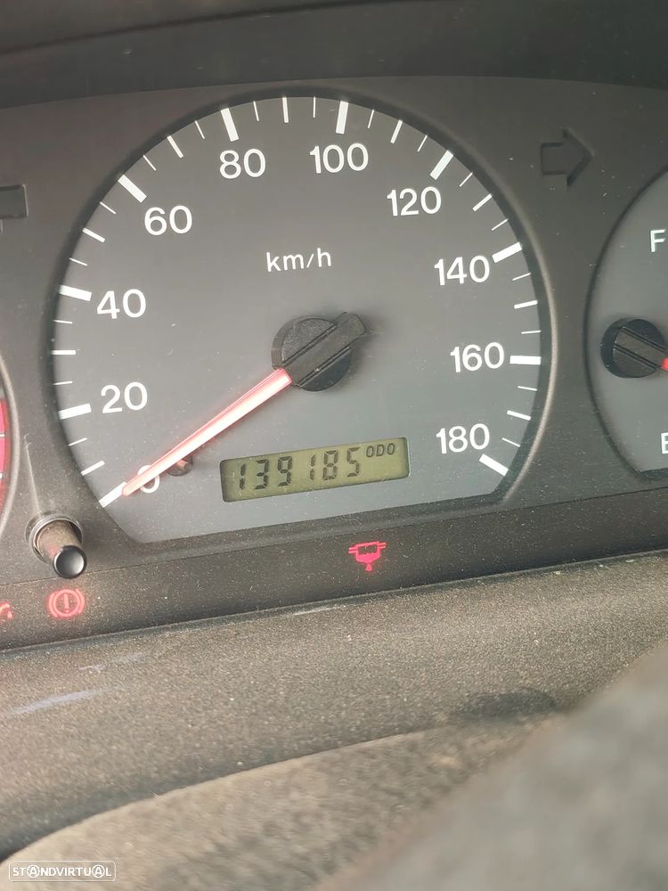 Mazda B 2500 - 4