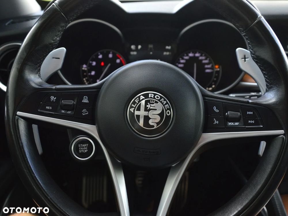 Alfa Romeo Stelvio 2.0 Turbo 16V AT8-Q4 Lusso Ti - 31