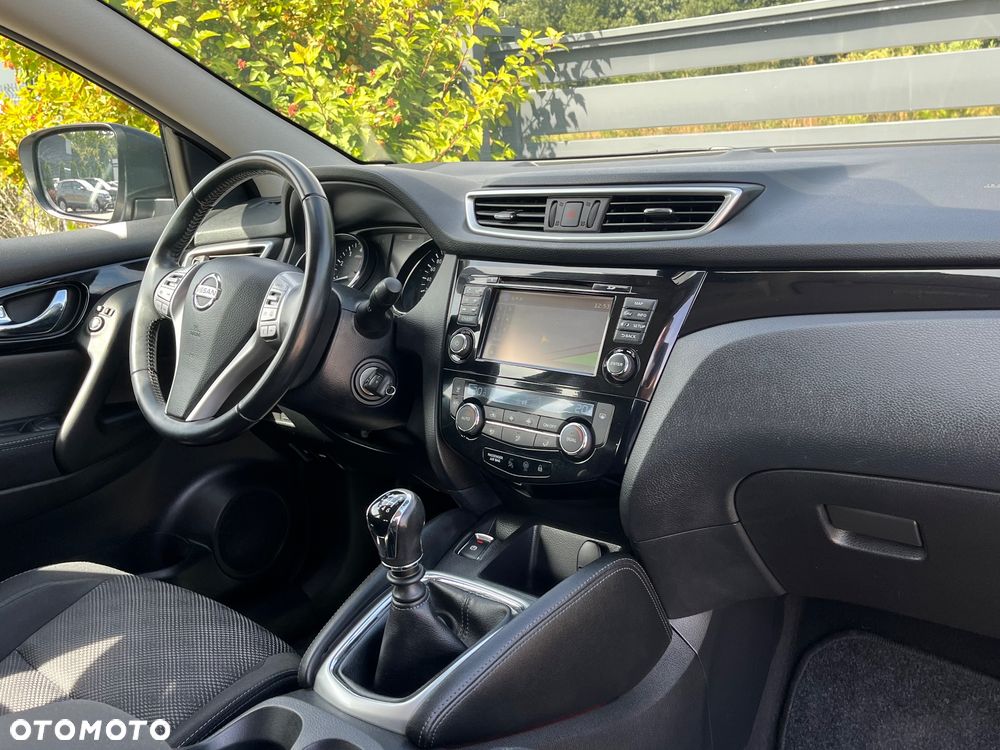 Nissan Qashqai 1.2 DIG-T N-Vision - 26