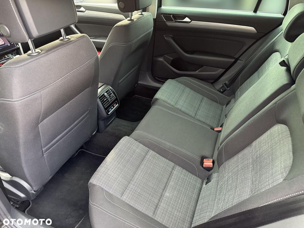 Volkswagen Passat 2.0 TDI EVO Business - 40
