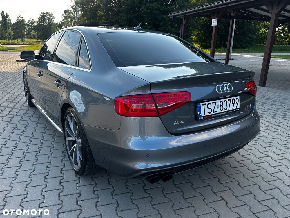 Audi A4 Limousine - 8