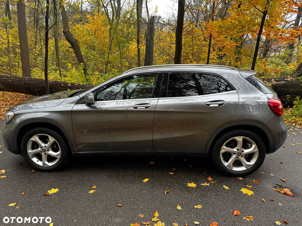 Mercedes-Benz GLA 180 7G-DCT - 5