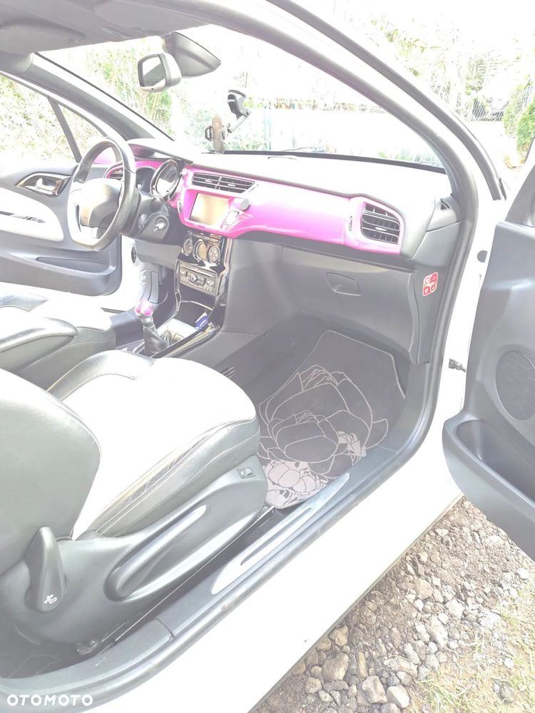 Citroën DS3 e-HDi 90 FAP SoChic - 4