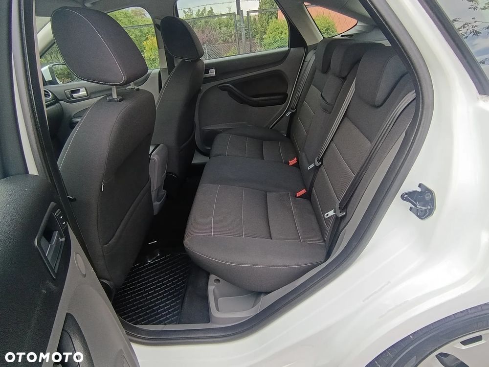 Ford Focus 1.6 Trend - 18