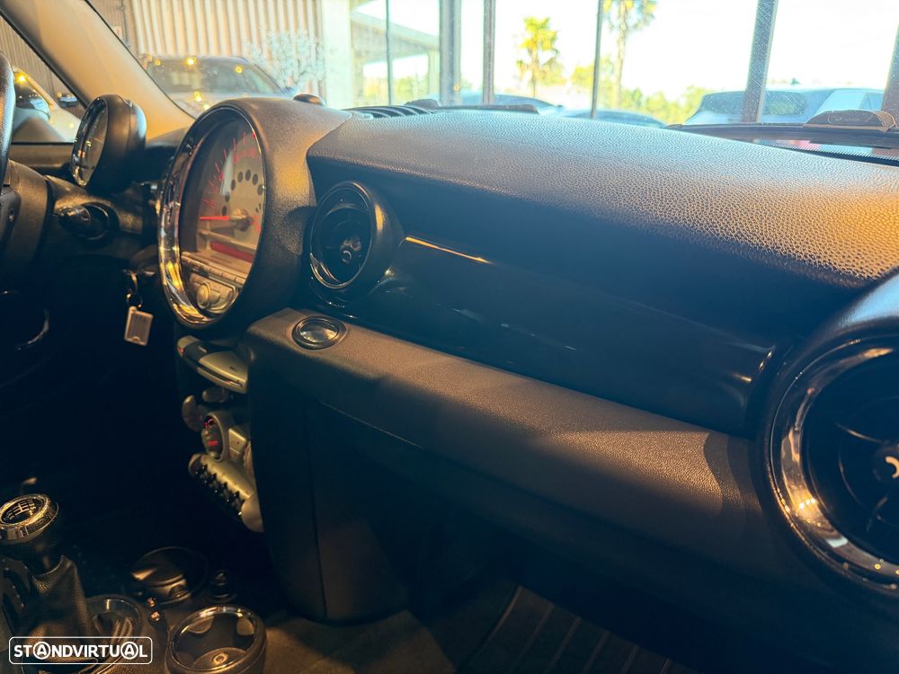 MINI 3 Portas Cooper D - 26