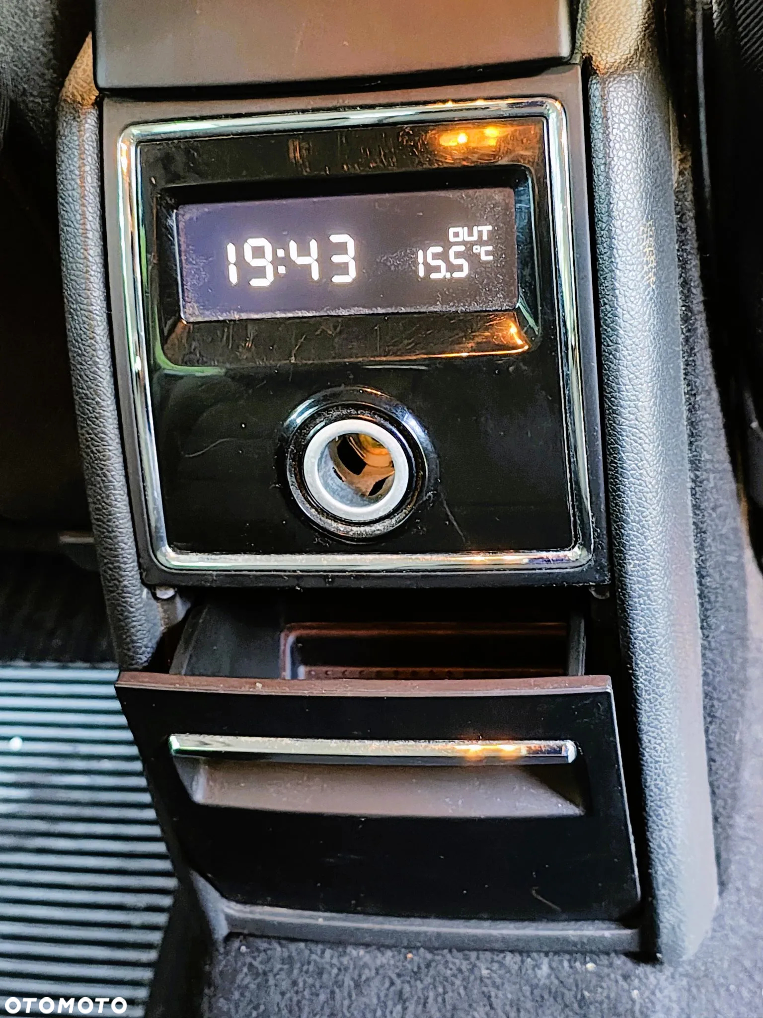 Skoda Superb 2.0 TDI Ambition DSG - 4