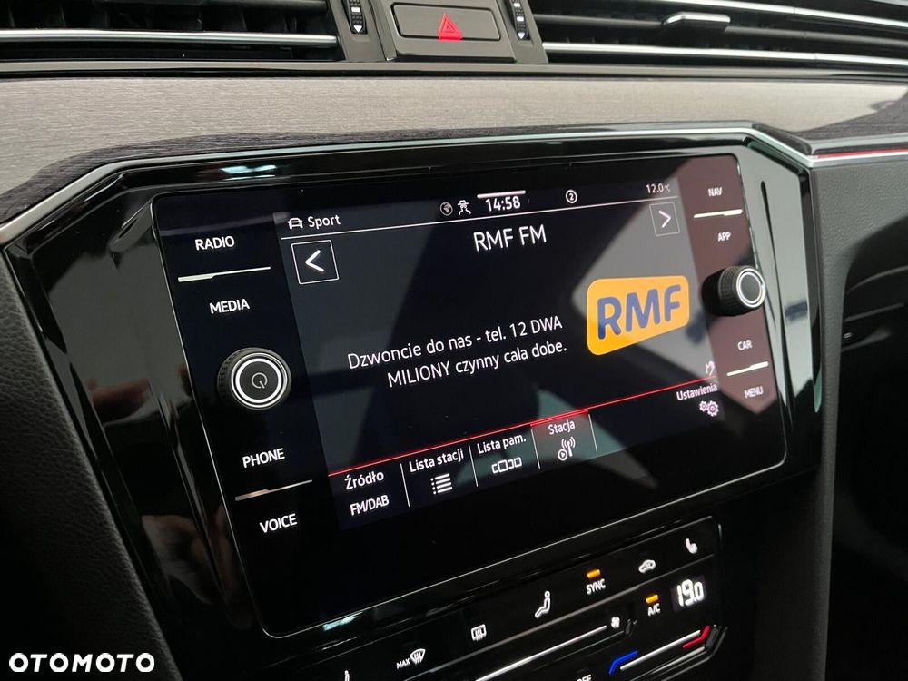 Volkswagen Passat Variant 2.0 TSI Elegance DSG - 29