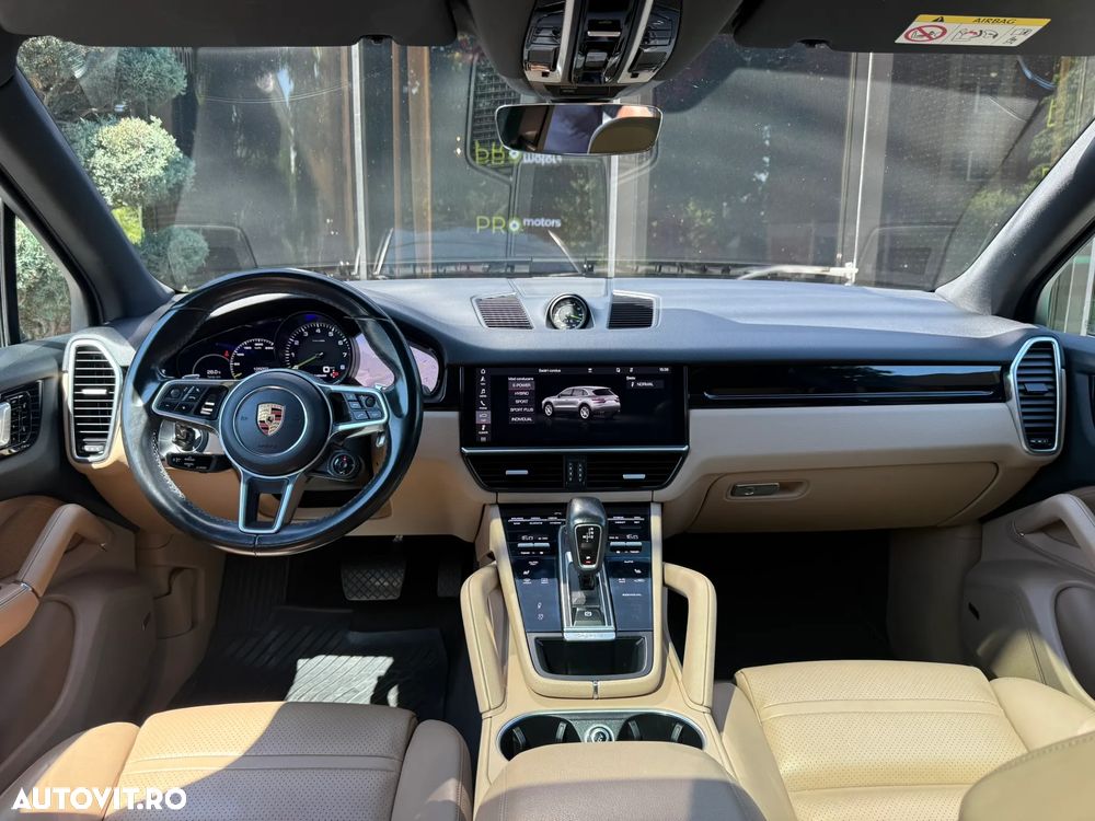 Porsche Cayenne - 10