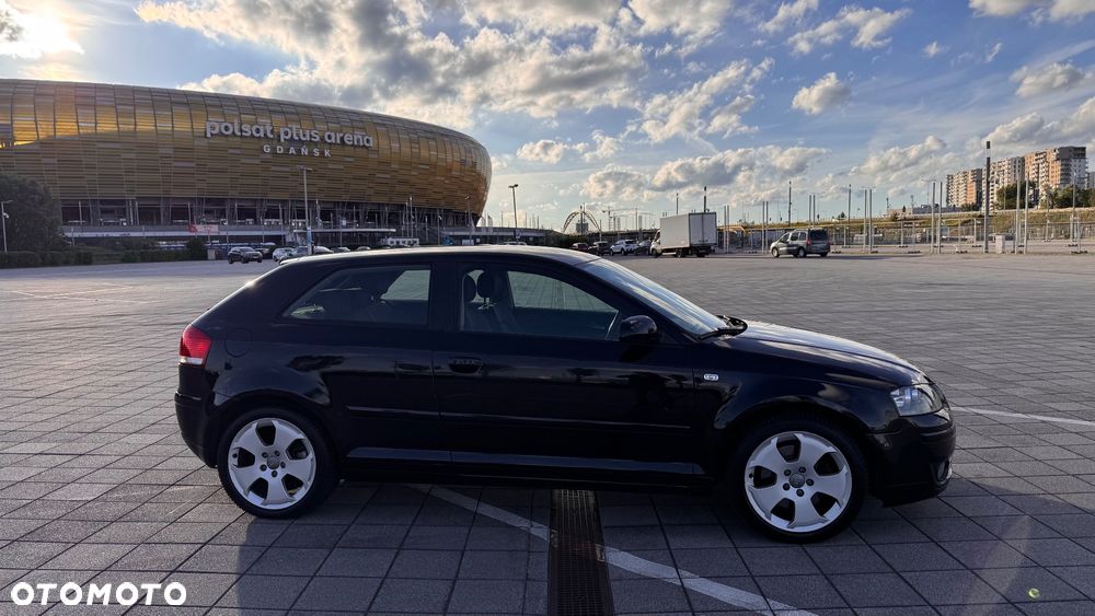 Audi A3 3-drzwiowe 2.0 TFSI quattro Ambition - 4