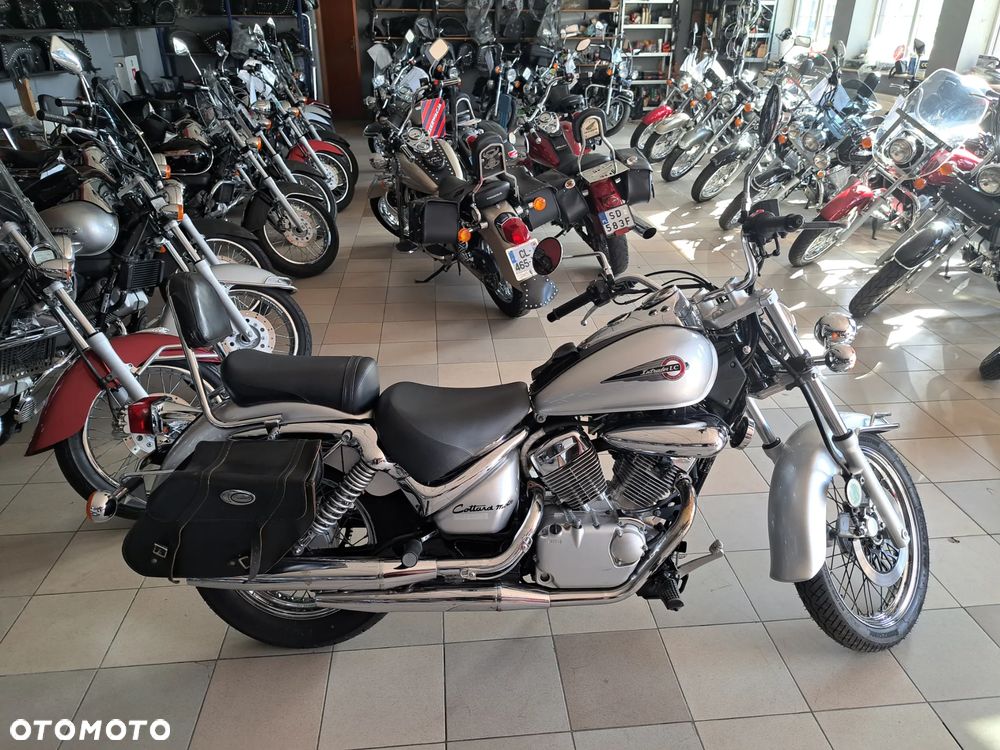 Suzuki Intruder - 13