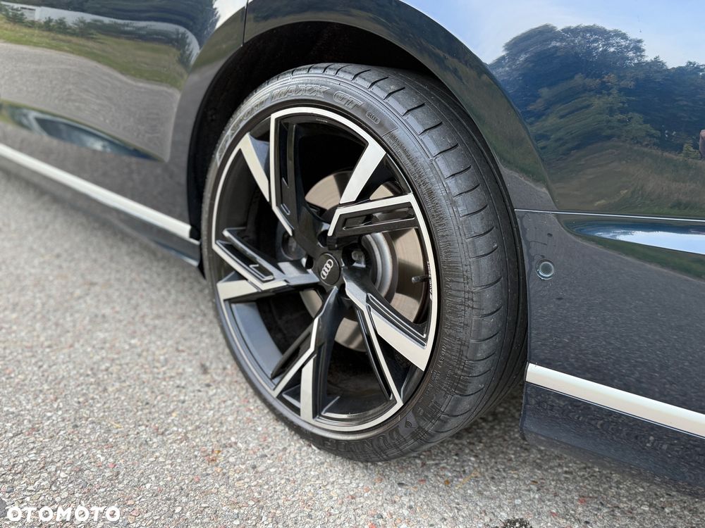 Audi A8 - 4