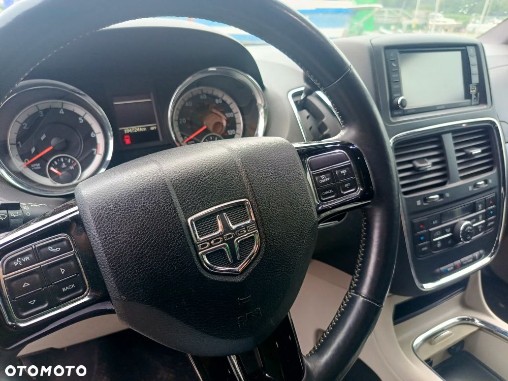 Dodge Grand Caravan - 6