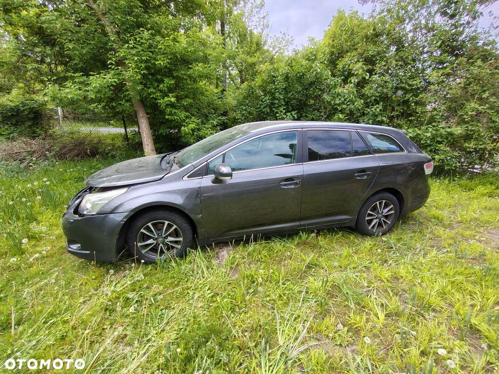 Toyota Avensis 1.6 Comfort - 3