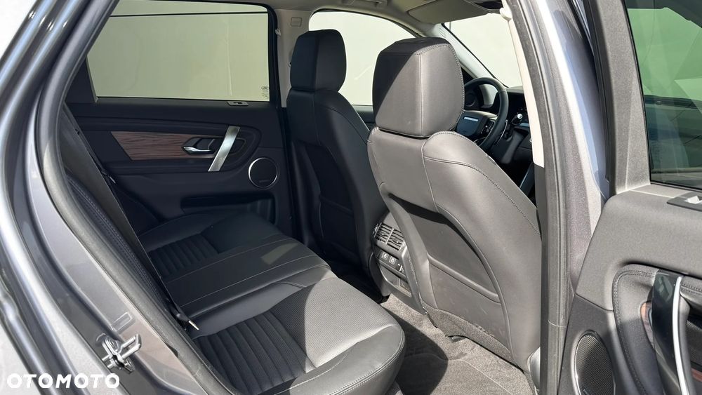 Land Rover Discovery Sport - 12