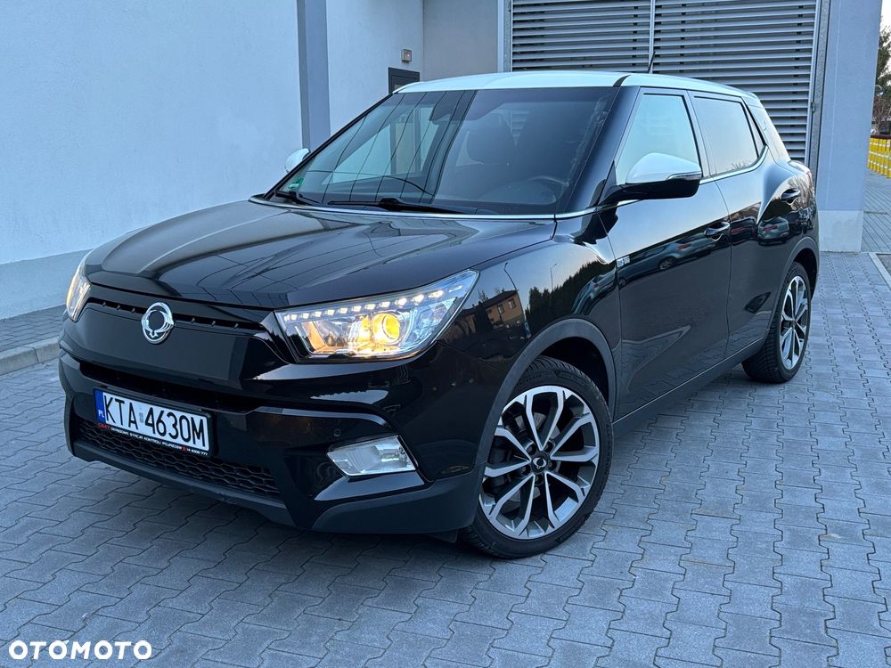 SsangYong/KGM Tivoli e-XGi 160 2WD Black+White - 1