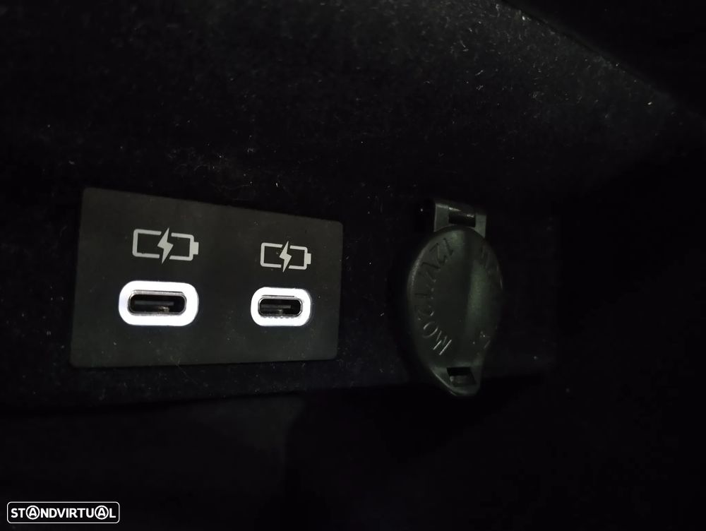 Lexus ES 300h F Sport - 40