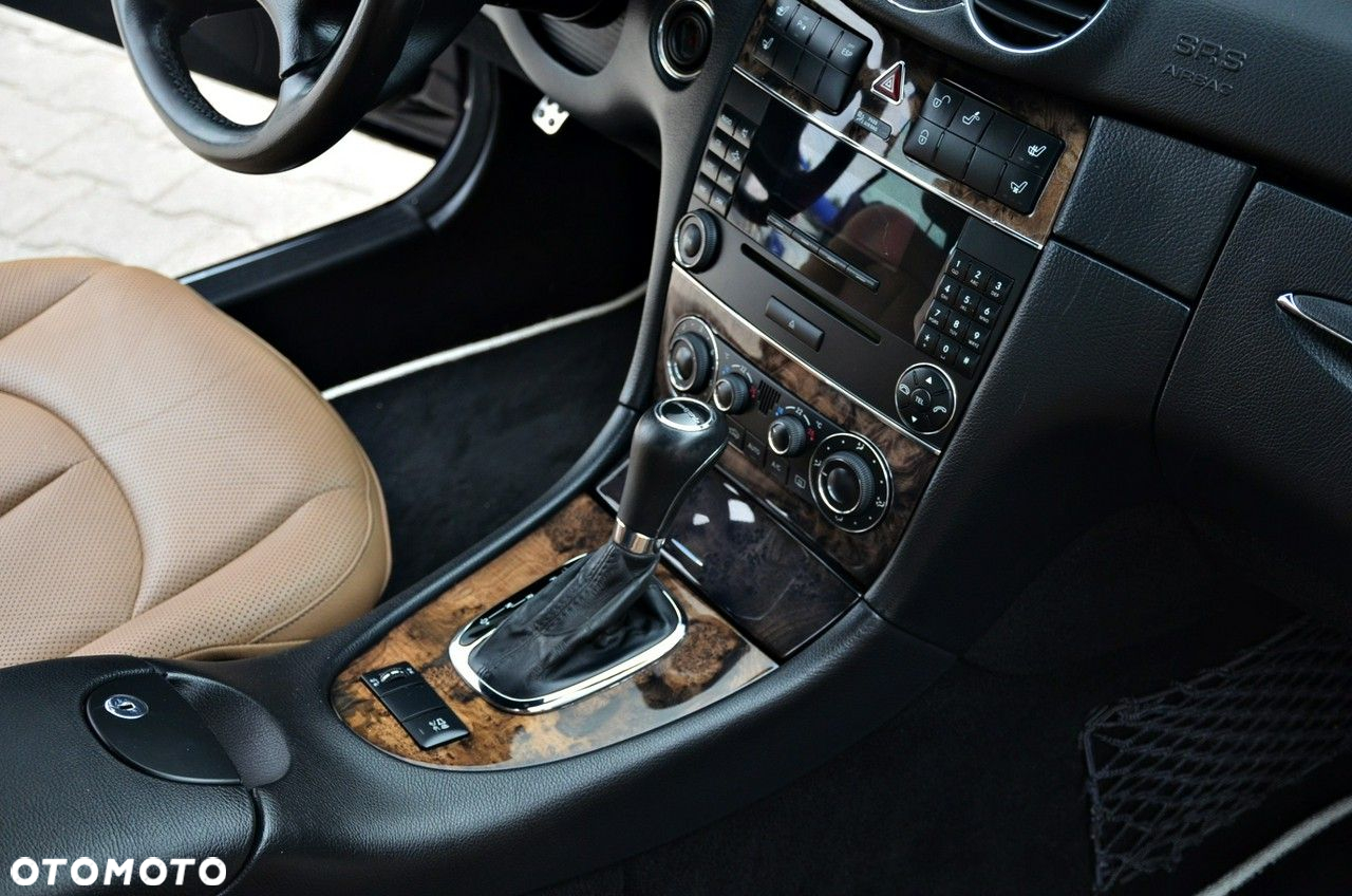 Mercedes-Benz CLK - 27