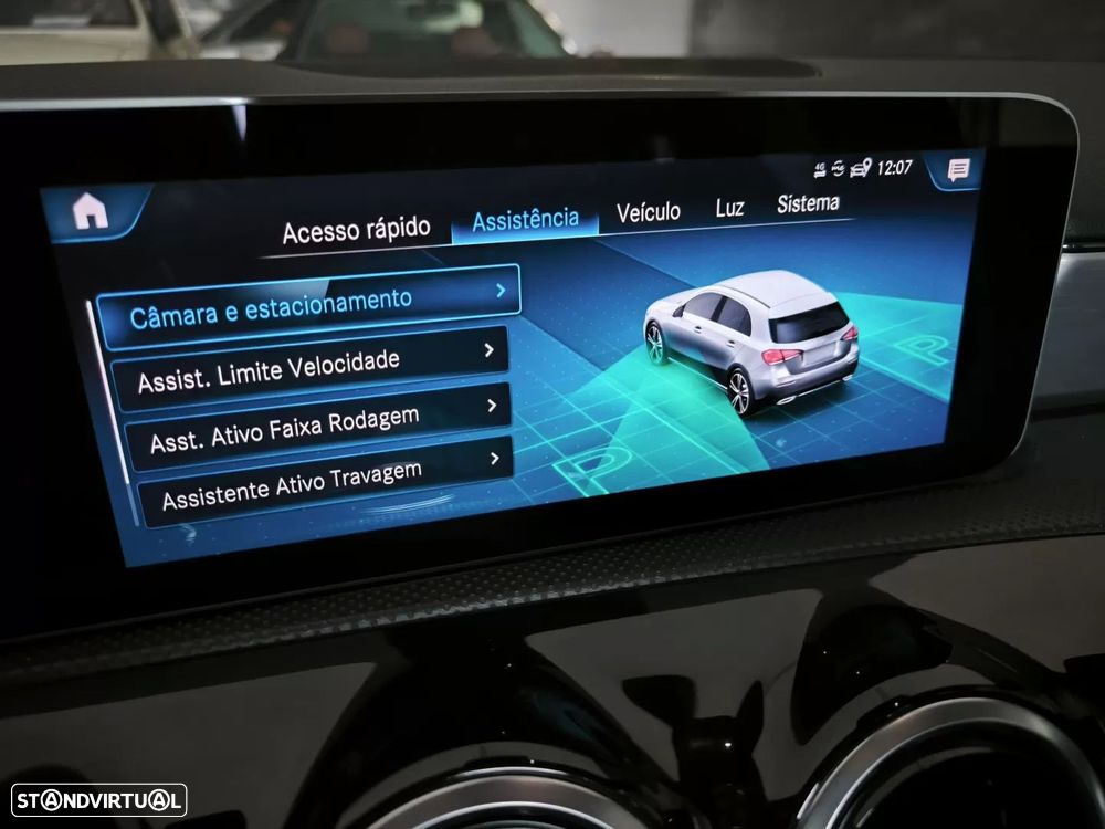 Mercedes-Benz A 180 d AMG Line - 39