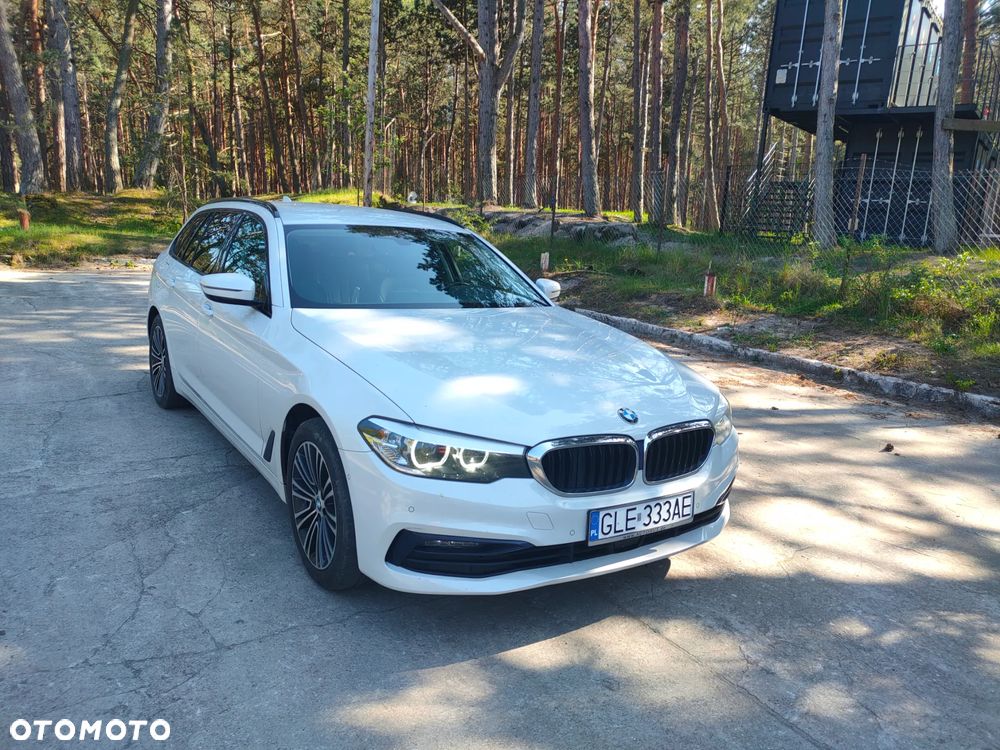 BMW Seria 5 525d Sport Line - 2