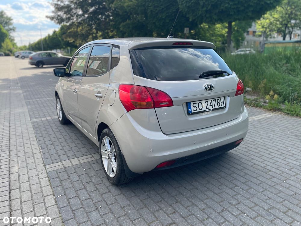 Kia Venga 1.6 L - 4