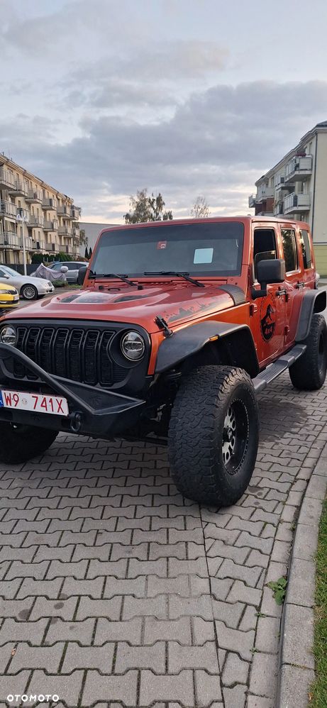 Jeep Wrangler Unlimited 3.8 Sahara - 22