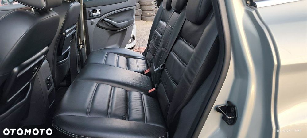 Ford Kuga 2.0 TDCi 2x4 Titanium - 18