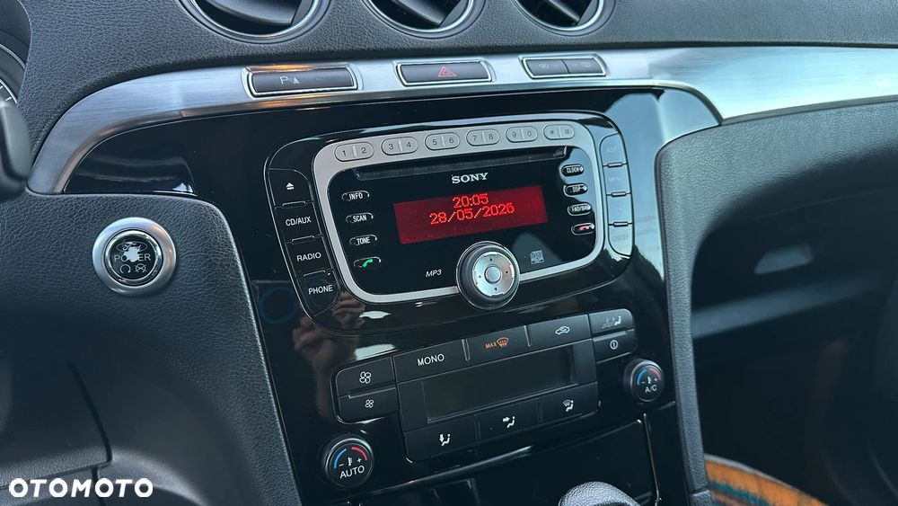 Ford S-Max - 17